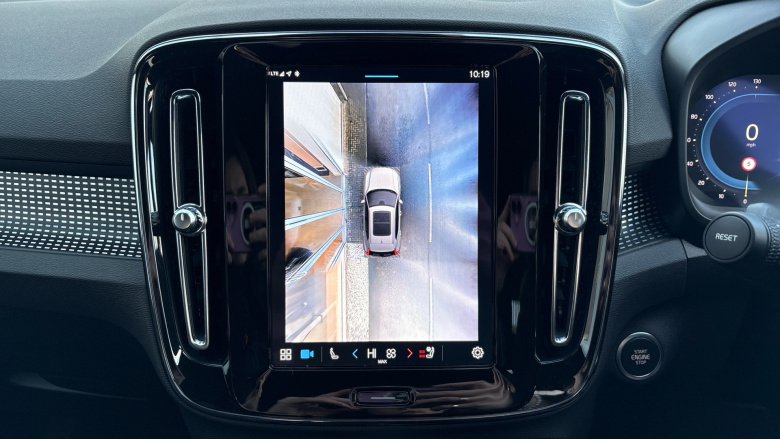 Volvo XC40 2.0 B4P Plus Dark 5dr Auto Petrol Estate